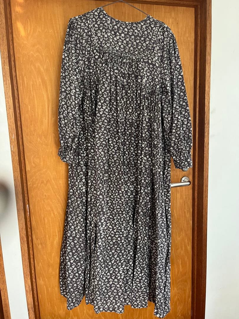 最終価格メゾンドソイル　花柄マキシ丈ドレス