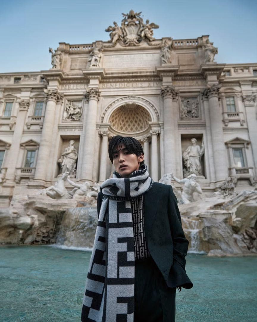 新品未使用✨FENDI FFロゴ マフラー グレー ブラック 目黒蓮着用