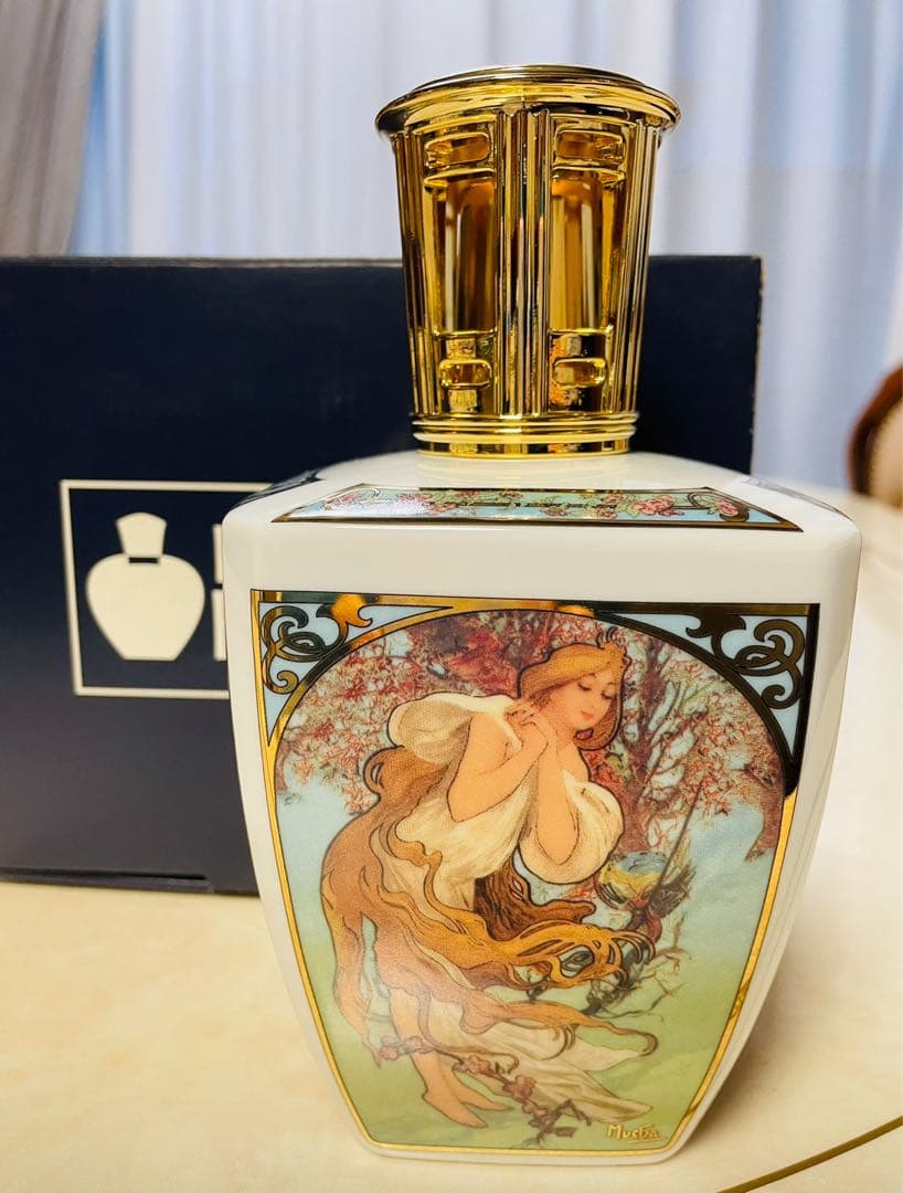 ランプベルジェランプミュシャ　新品未使用、芯付き正規品