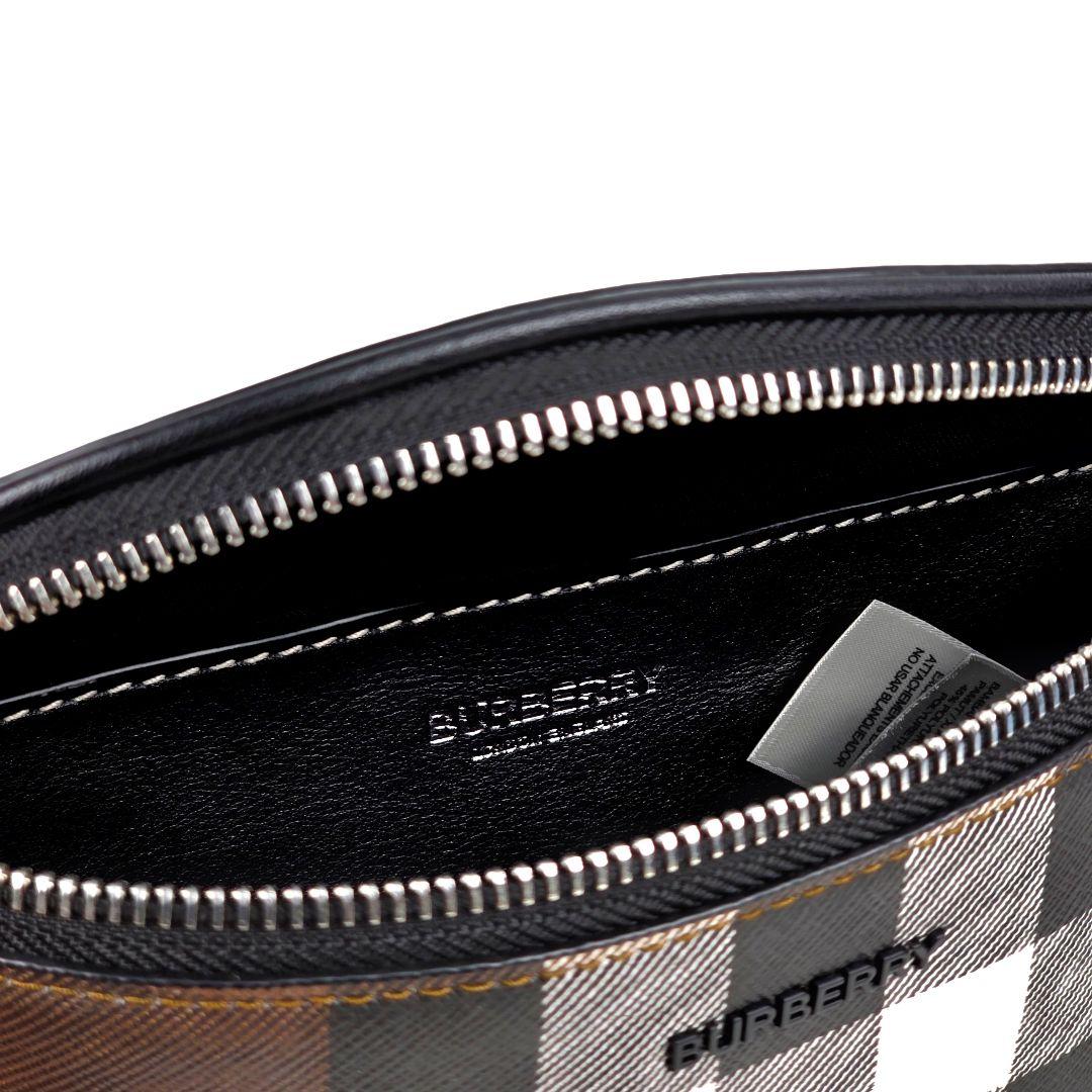 未使用 バーバリー BURBERRY チェック ロゴ ボディバッグ