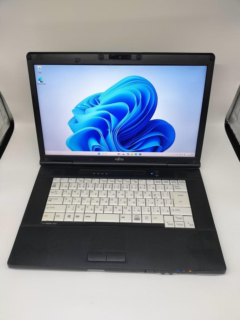 【FUJITSU】爆速 Core i7/新品SSD128GBノートパソコン B2