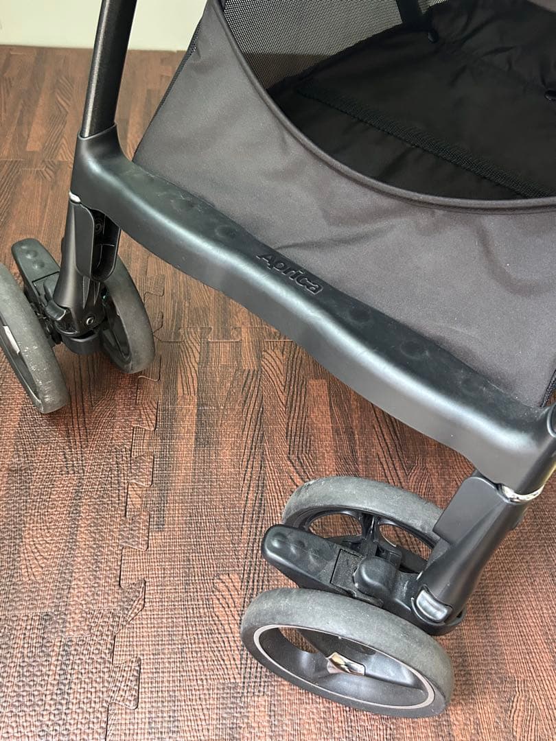 美品 アップリカ ベビーカー ラクーナクッション