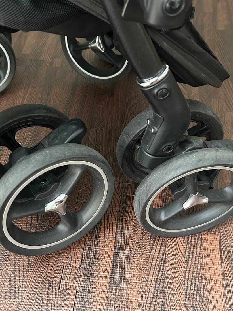 美品 アップリカ ベビーカー ラクーナクッション