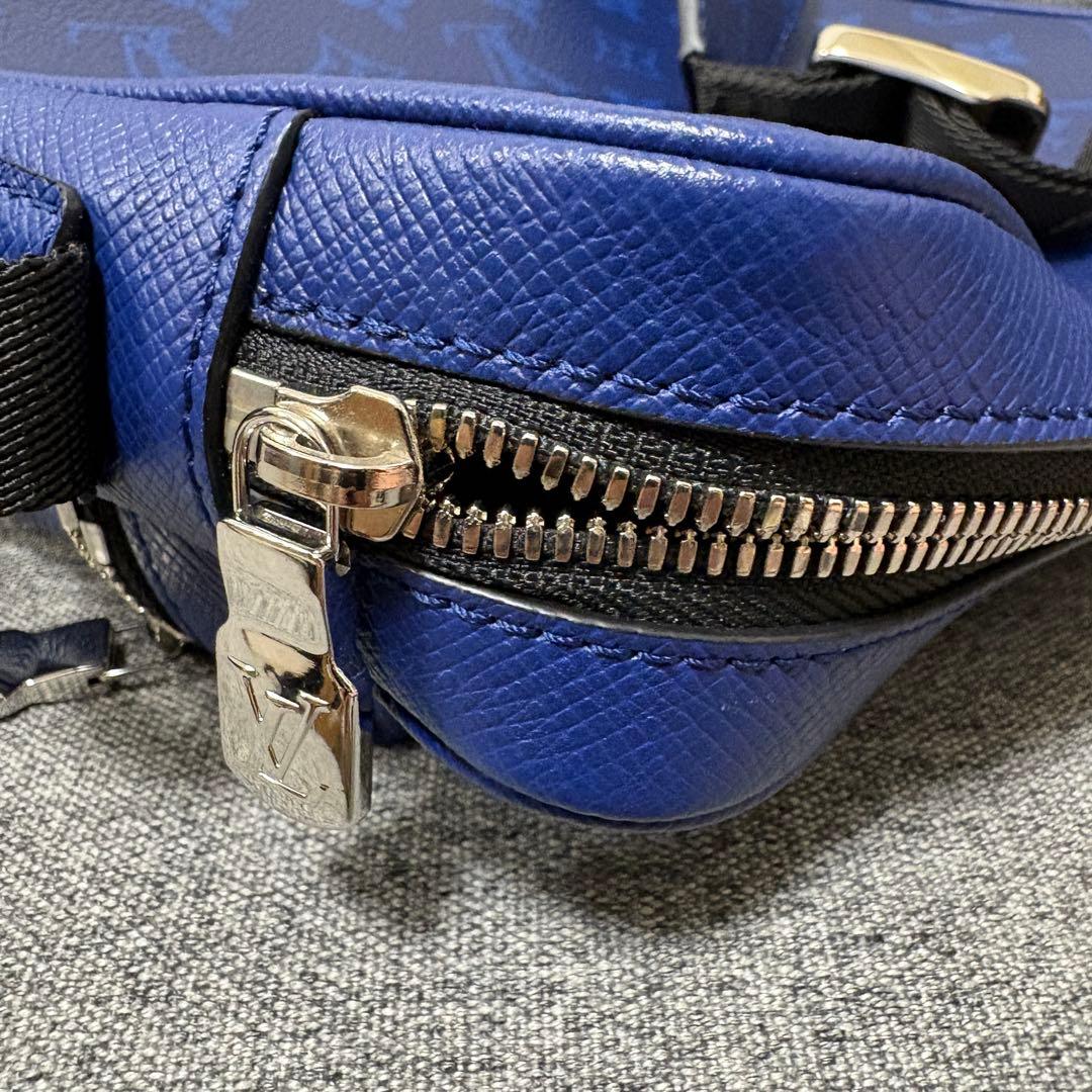M30242 LOUIS VUITTON タイガラマ アウトドア メッセンジャー