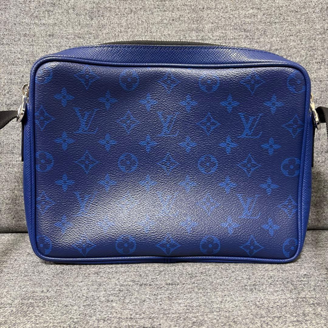 M30242 LOUIS VUITTON タイガラマ アウトドア メッセンジャー