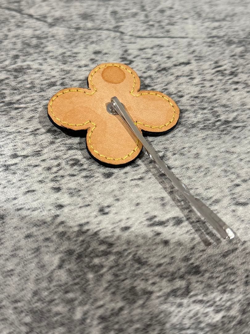 【レア】ルイヴィトン　LOUISVUITTON フルール　ヘアピン