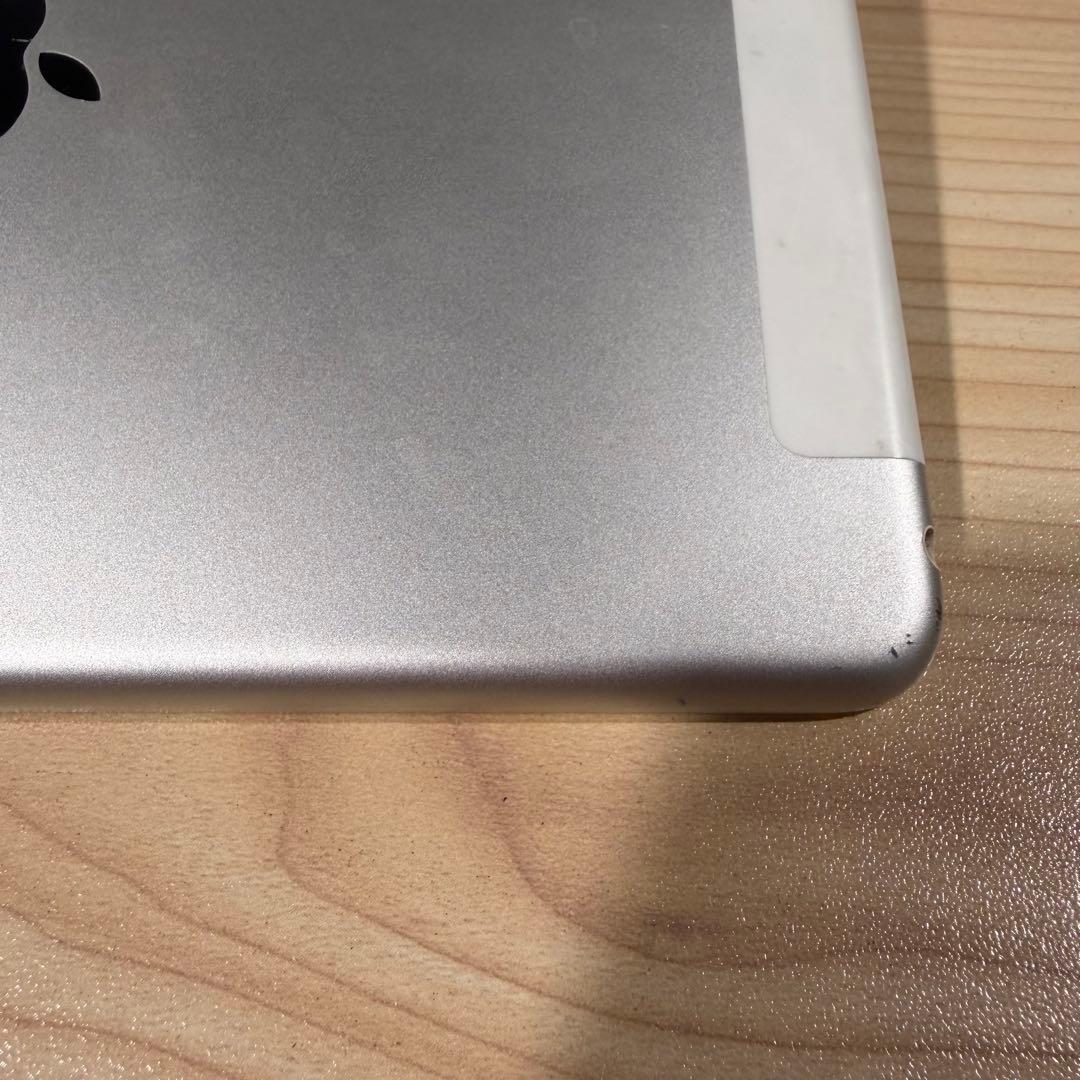 Apple iPad mini 4 64GB セルラー モデル シルバー 本体