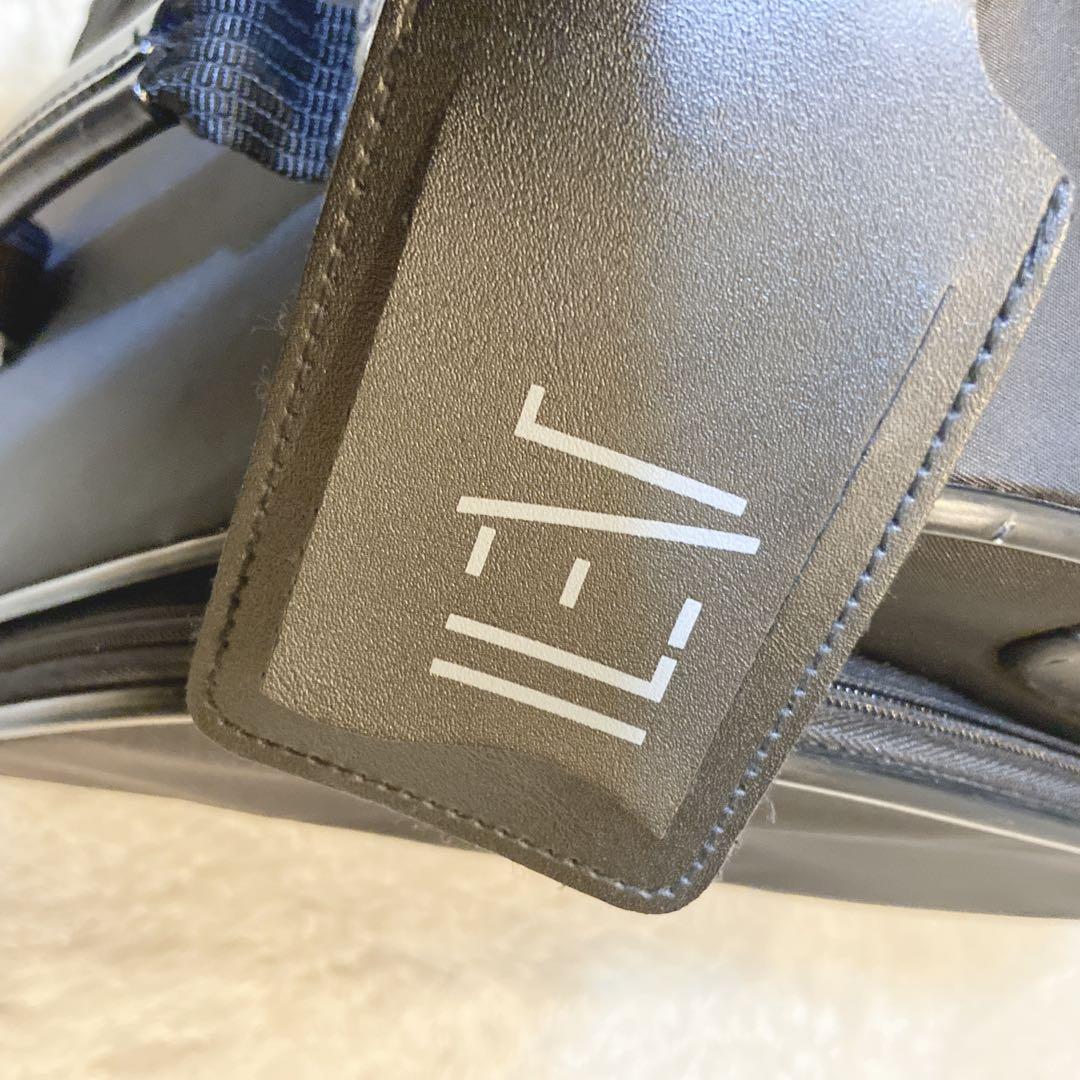 SWANY キャリーケース ブラック　機内持ち込み可能