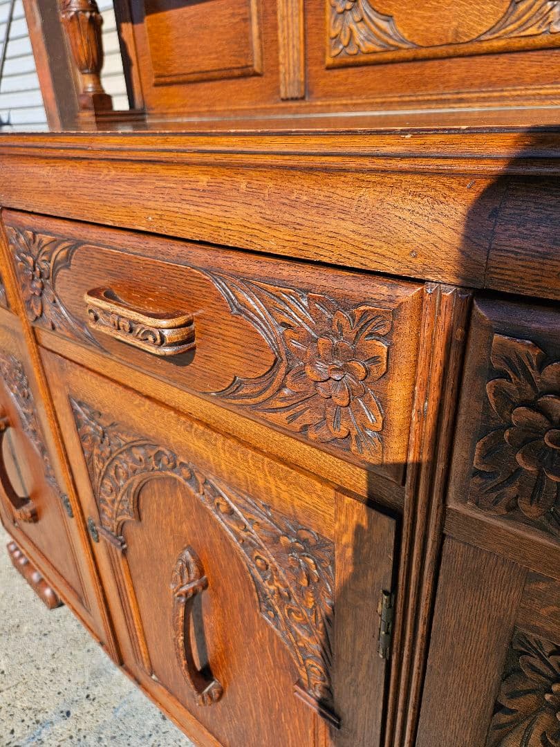 英国アンティーク オーク材のサイドボード バルボス装飾 バフェ 飾り棚 食器棚