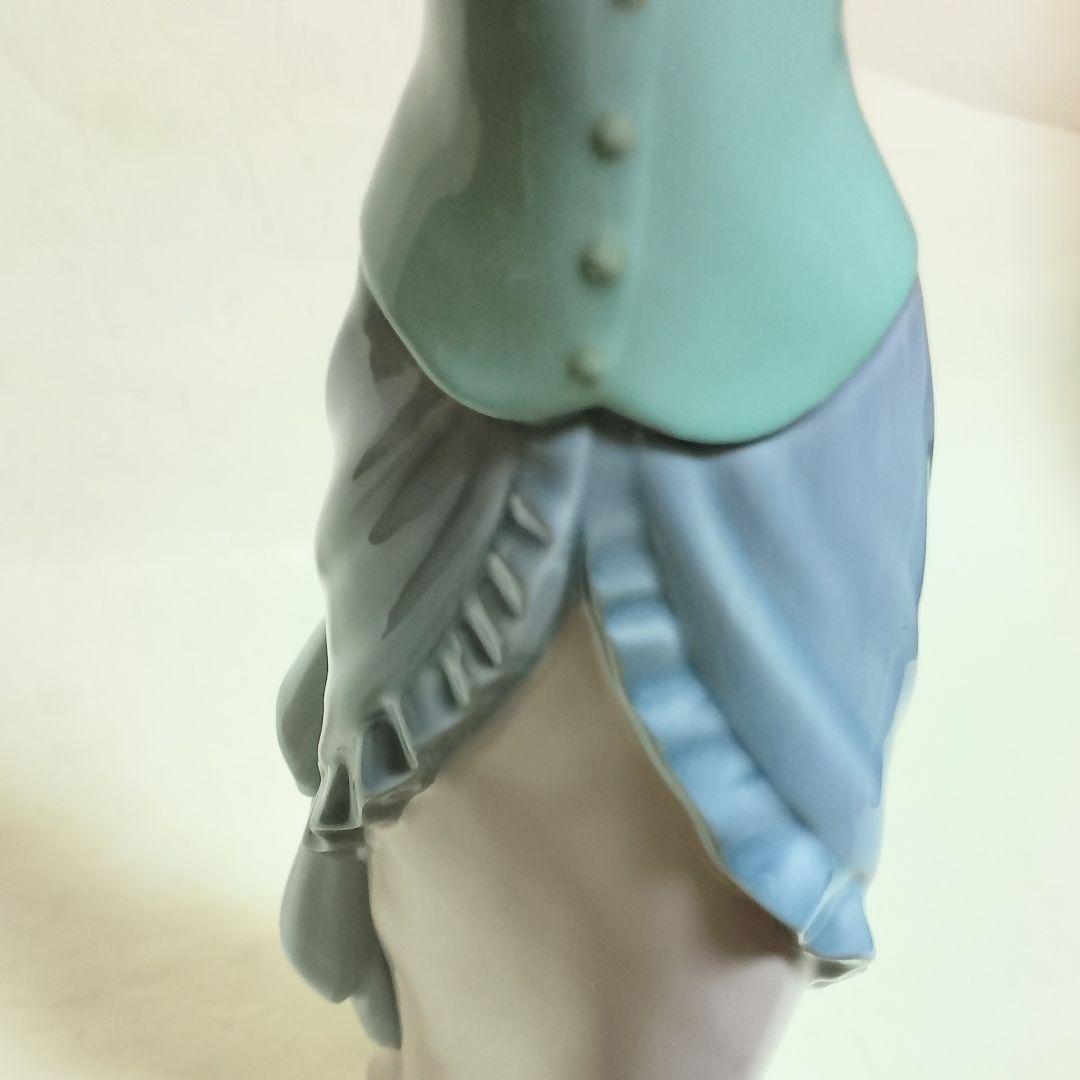 美品　LLADRO　「読書する貴婦人」