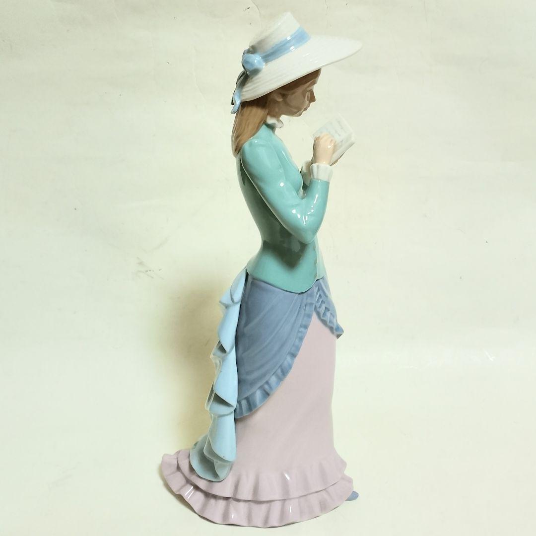 美品　LLADRO　「読書する貴婦人」