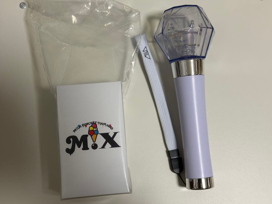 M!LK ミルクラスタルスティック3 ペンライト