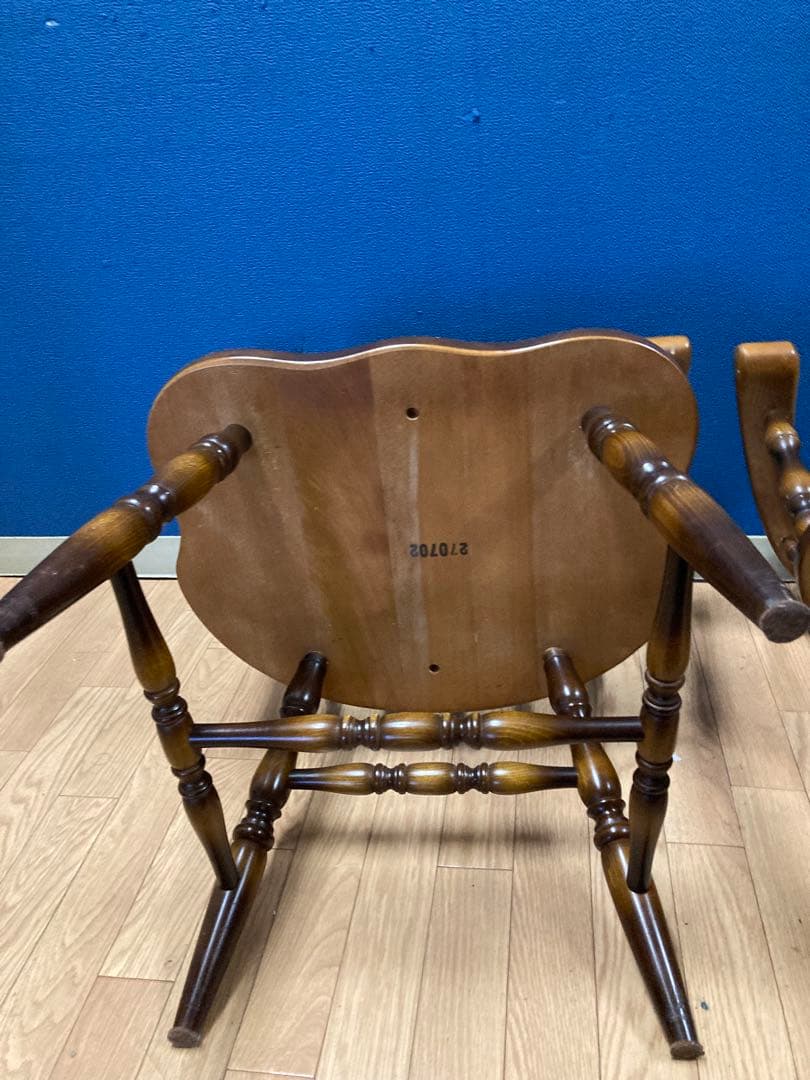 キツツキ　アンティーク調　チェア　ヴィンテージ　ダイニングチェア　アームチェア