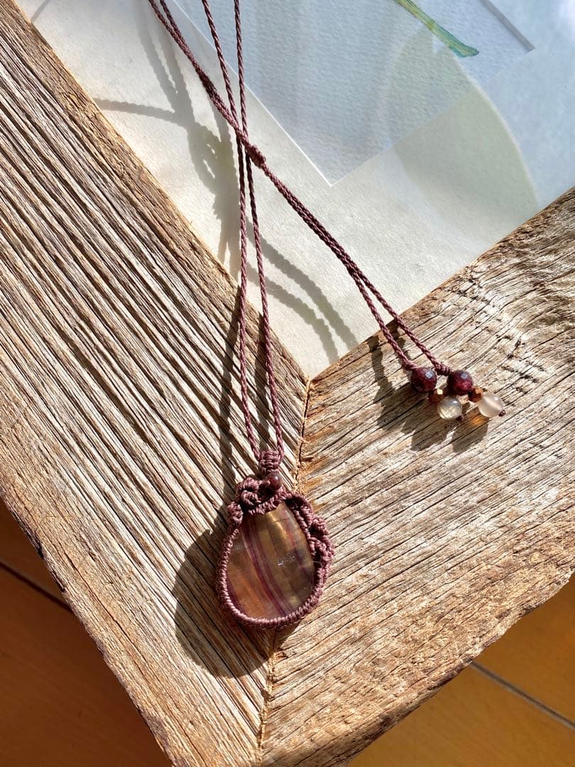 ジーニアス＊フローライト天然石マクラメネックレス/日々のお守りアクセサリー