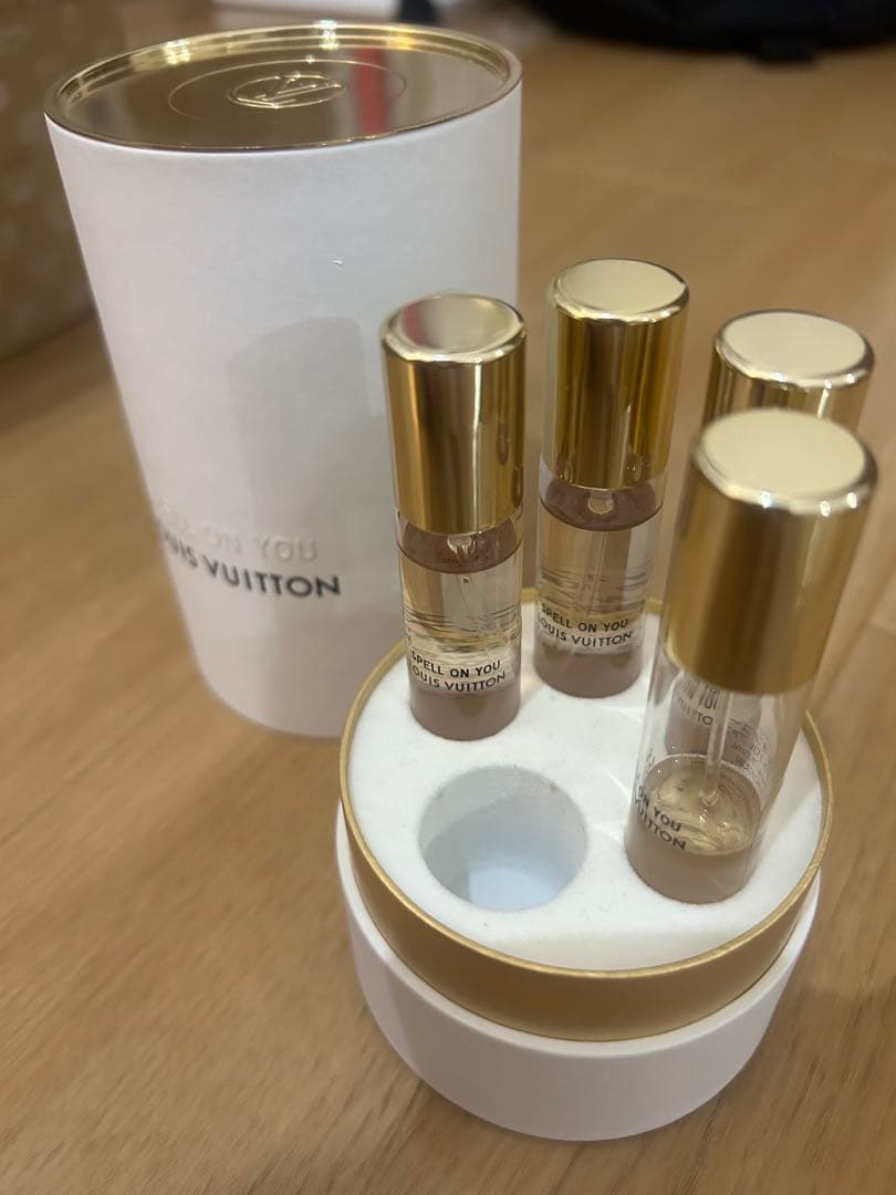 LOUIS VUITTON SPELL ON YOU 4本セット