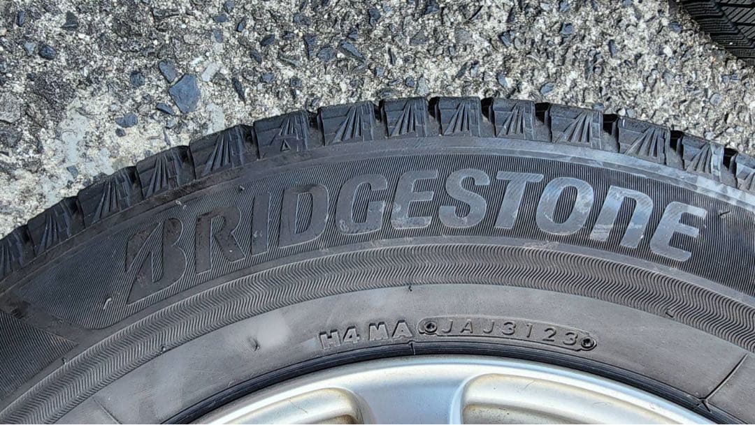 16インチ スタッドレスタイヤ