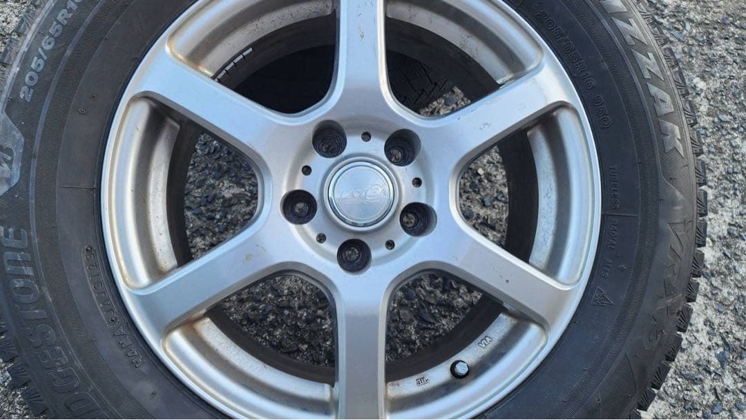 16インチ スタッドレスタイヤ