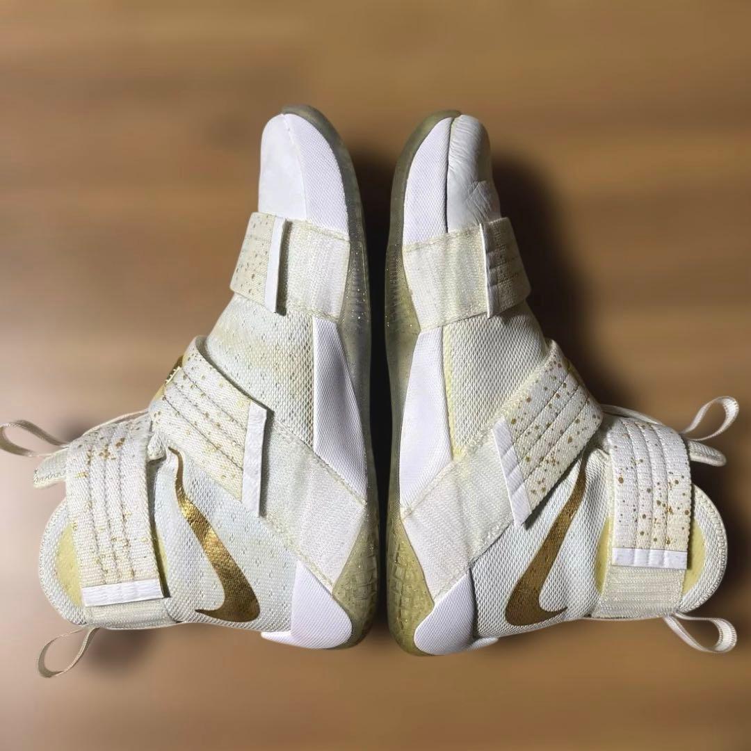 シューズ(男性用) NIKE LeBron Zoom Soldier 10 \"Gold Medal\"