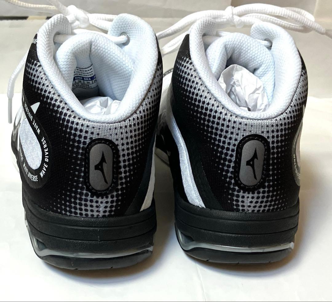 超美品❣️ミズノWAVE DIVERSE DE2/24㎝ホワイト×ブラック