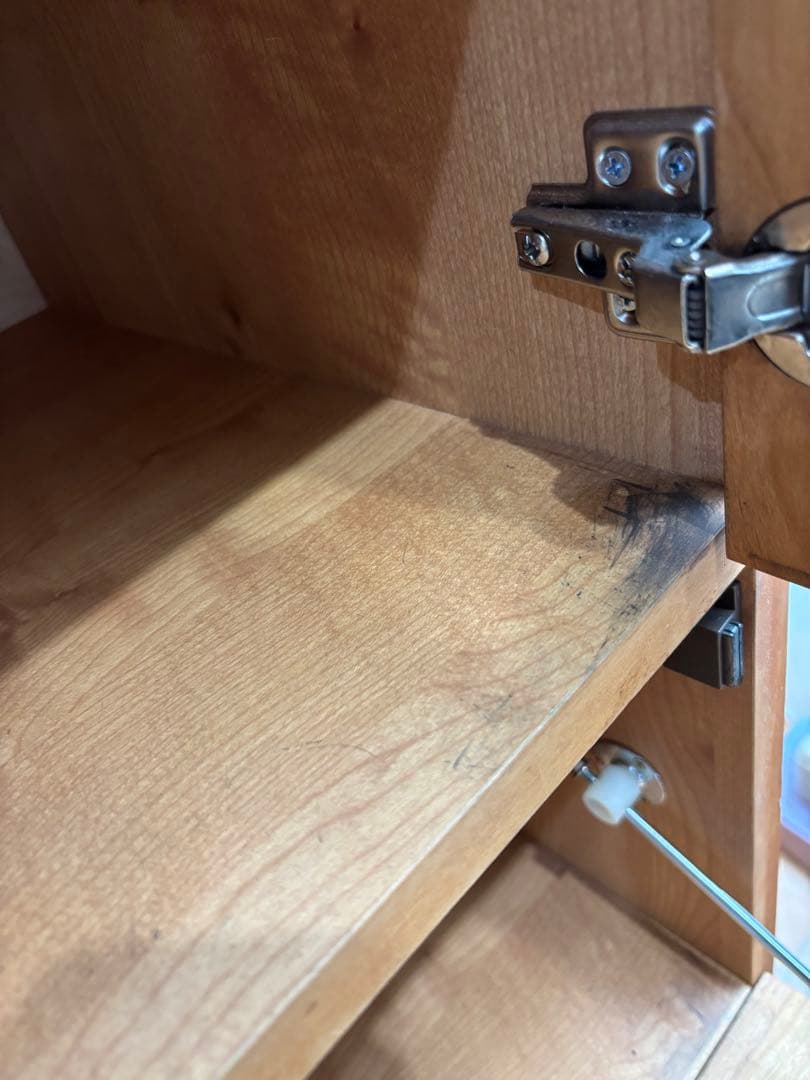 モモナチュラル　食器棚　アルダー材　ガラス扉