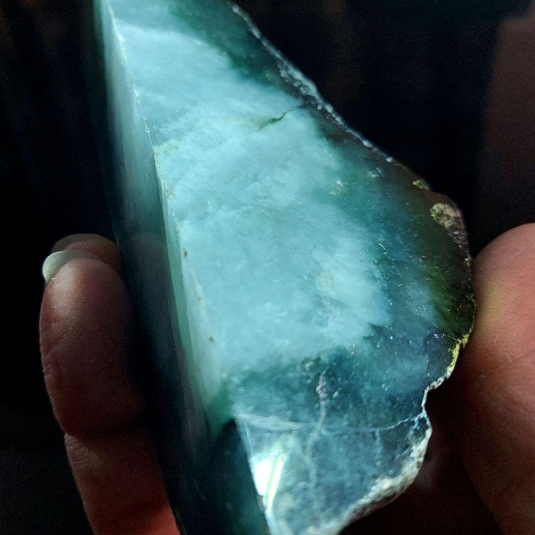 渋かっこいい模様に迫力の大きさの JADEITE 本翡翠 原石 2面磨き453