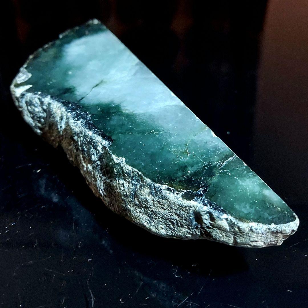 渋かっこいい模様に迫力の大きさの JADEITE 本翡翠 原石 2面磨き453