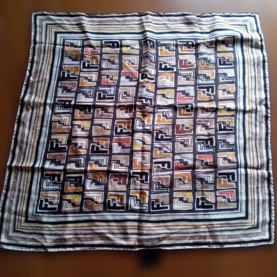 FENDI シルクスカーフ