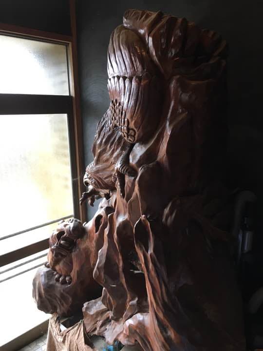 木彫りの彫刻
