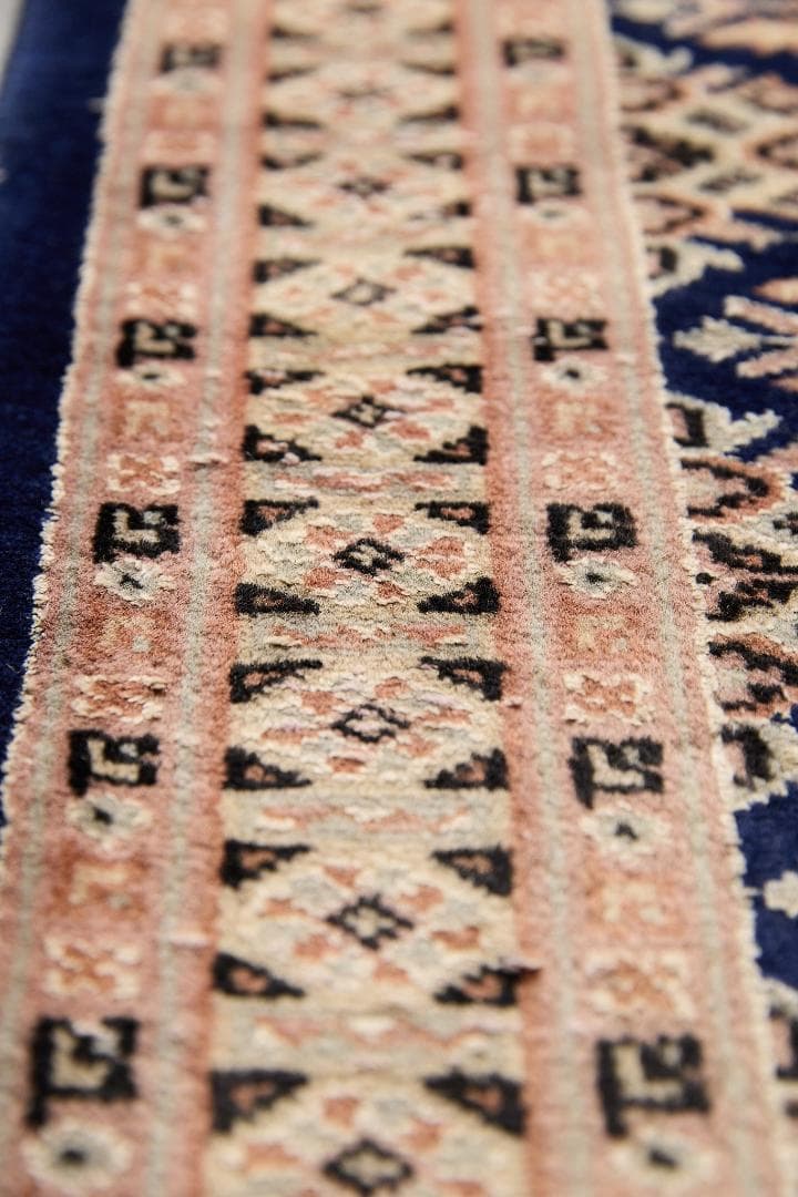 ヴィンテージラグ　トライバルラグ　パキスタン絨毯（129cm×75cm）青　紺