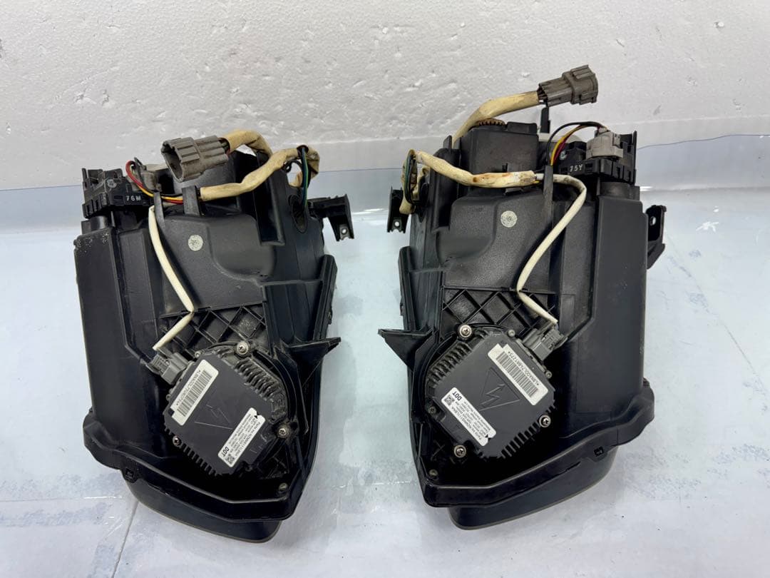 日産 ステージア M35 後期 純正HID ヘッドライト 左右