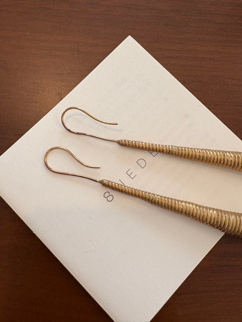 【momo】8UEDE SPECTRUM HOLE PIERCE ピアス