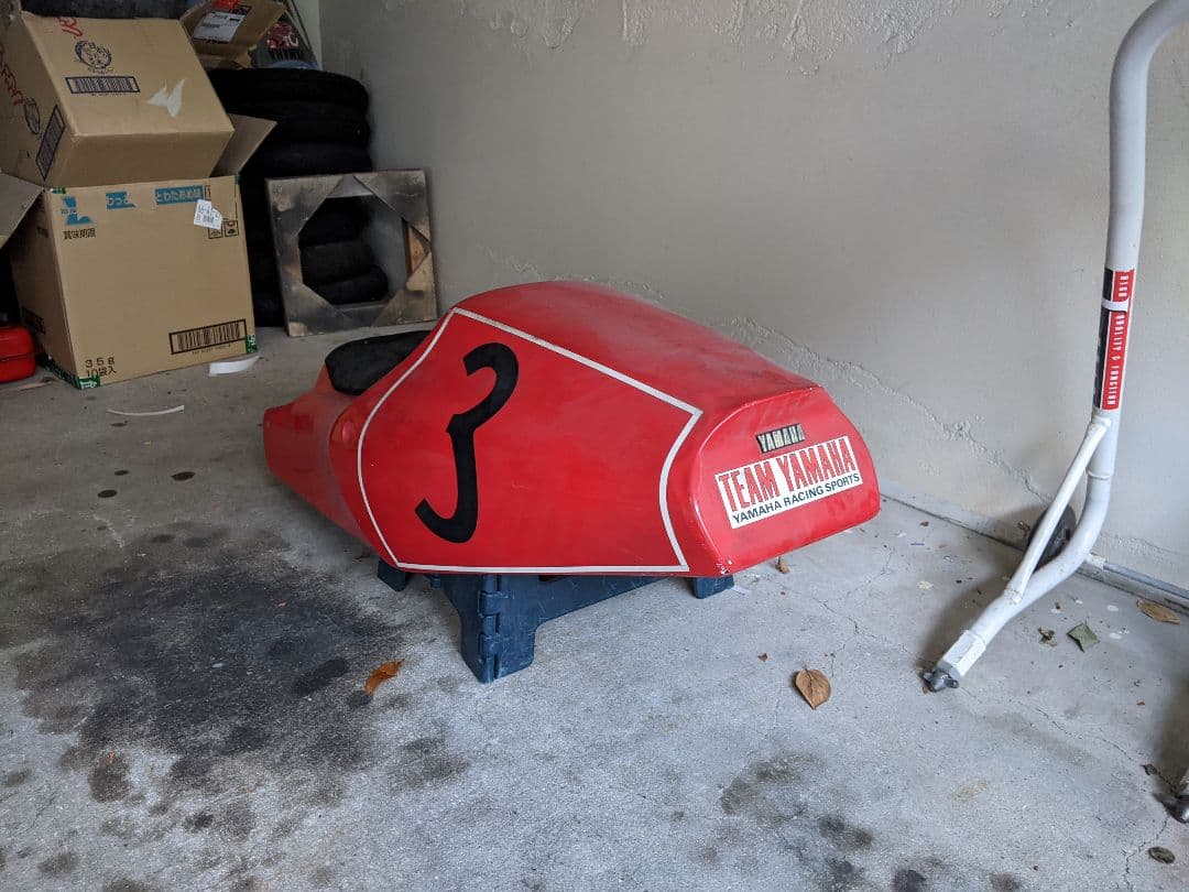 tzr250 3xv?　マジカルレーシング　シートカウル　frp