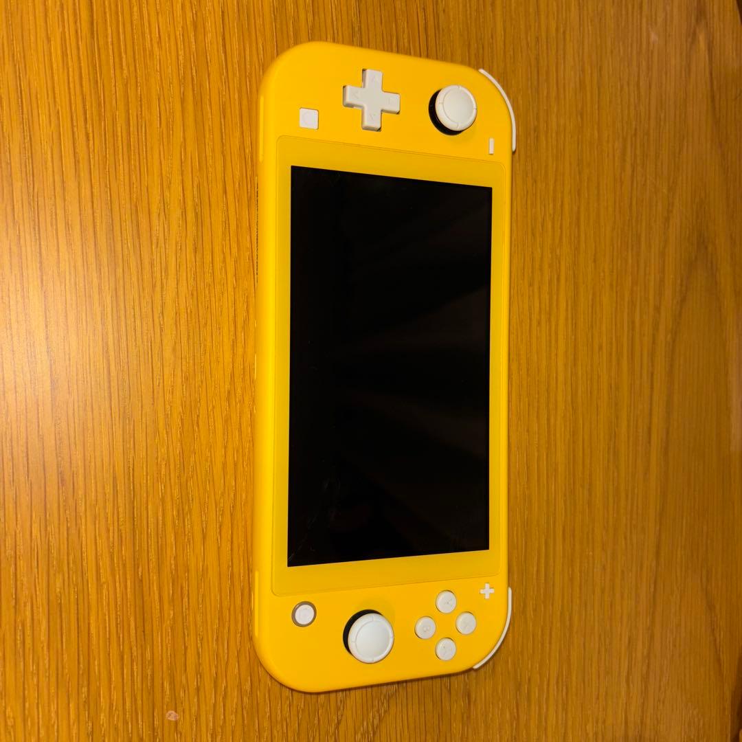 Nintendo Switch Light イエロー (初期化済み)