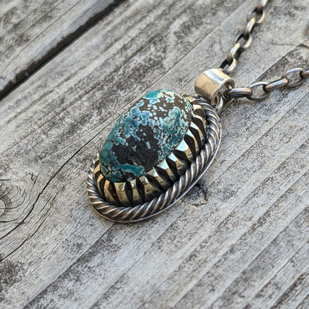 ハンドメイドのターコイズトップ　インディアンジュエリー風