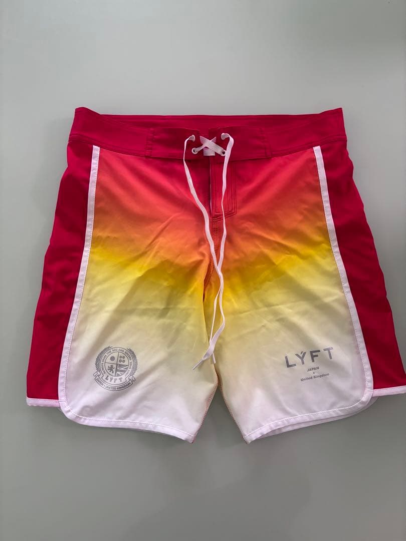 【極美品】LYFT ステージショーツ　M