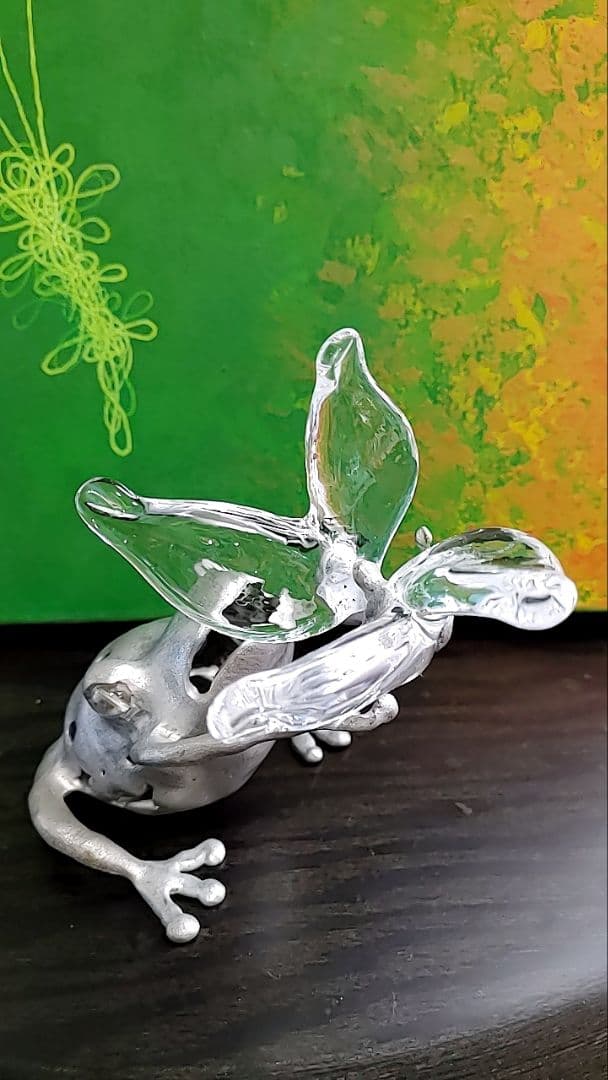 細見 博子 コンテンポラリーアート　蝶々をつかもうとする 蛙