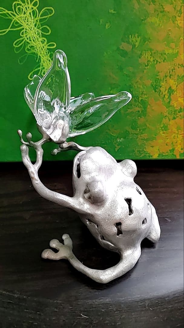 細見 博子 コンテンポラリーアート　蝶々をつかもうとする 蛙