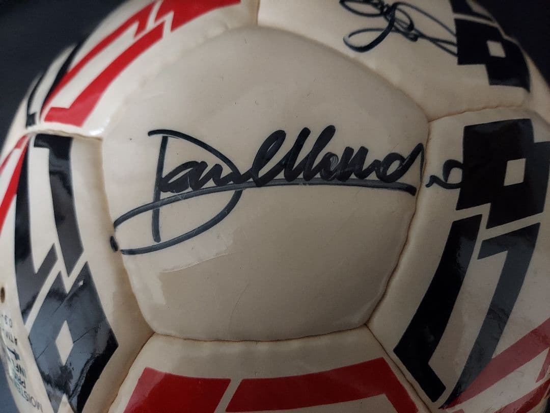 ★プレミアムボール『ACミラン/直筆寄書サインボール/約18人』コレクター保管品
