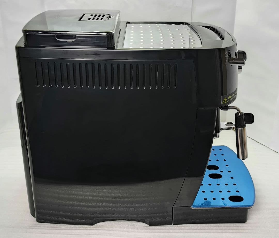 デロンギ　マグニフィカS 全自動コーヒーマシン　ECAM22112