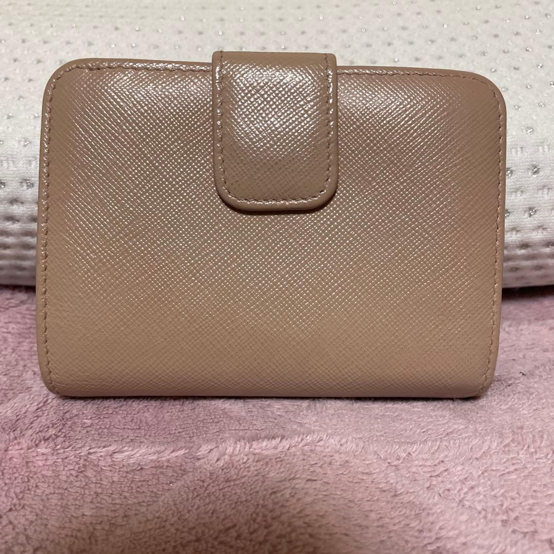 PRADA 二つ折り財布 ベージュ