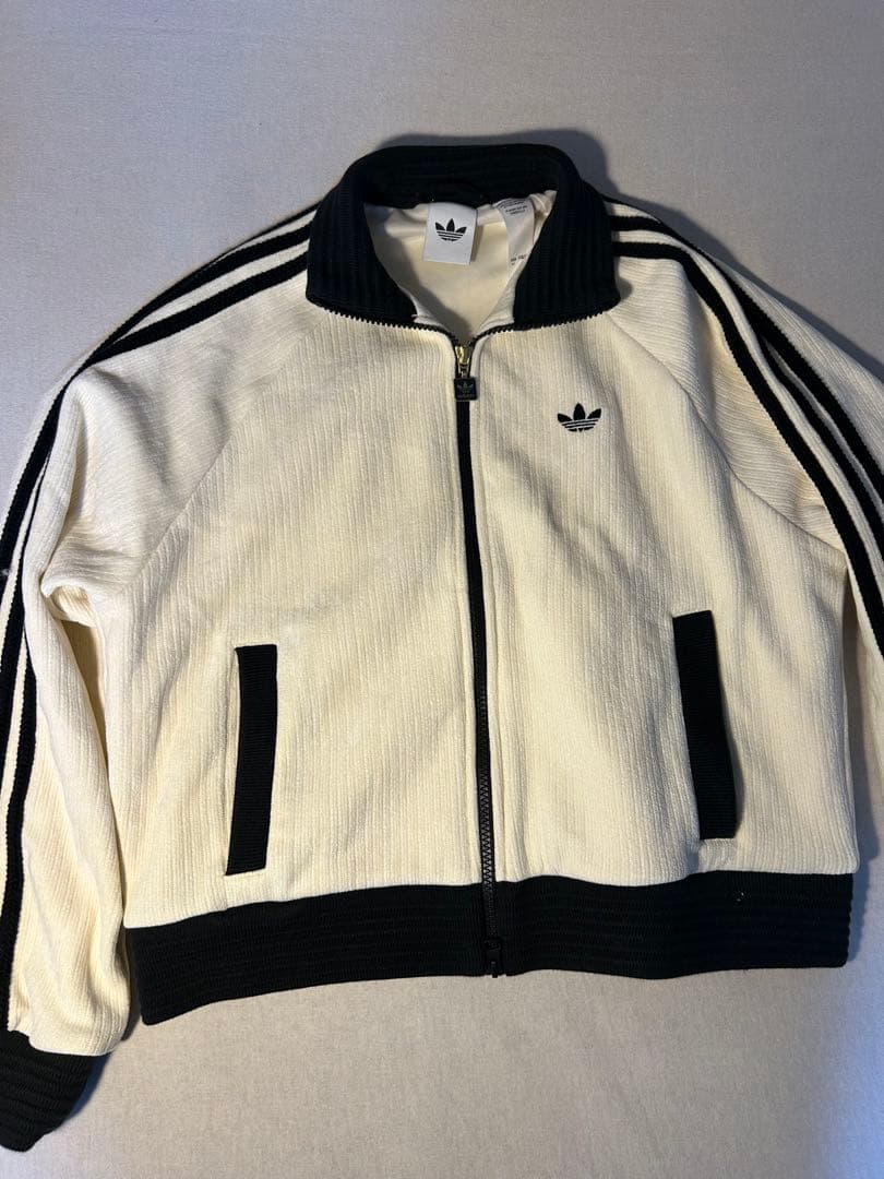 adidas originalコーデュロイトラックジャケット ホワイト