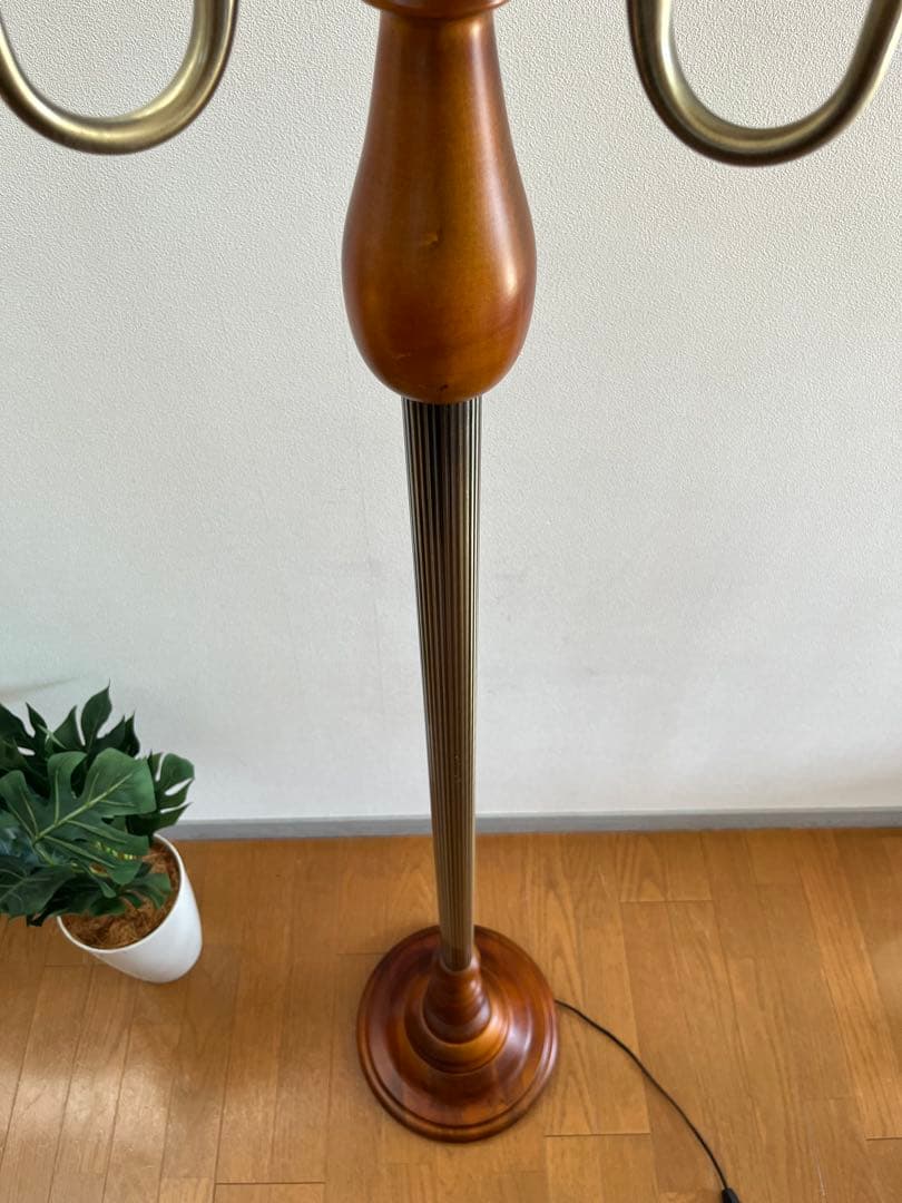 アンティーク調　フロアランプ　アンバーガラス　クラシックモダン　スタンドライト