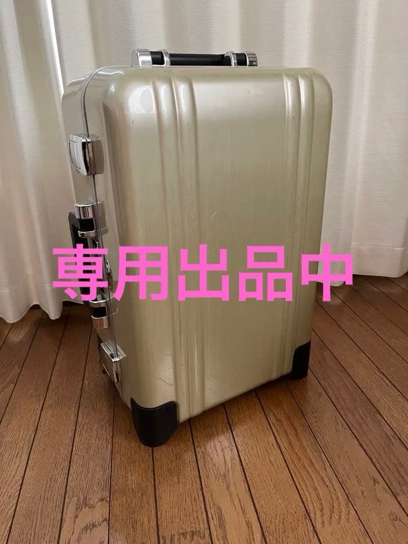 tocushino　ゼロハリ2輪　ポリカボネート　キャリーケース 中古品