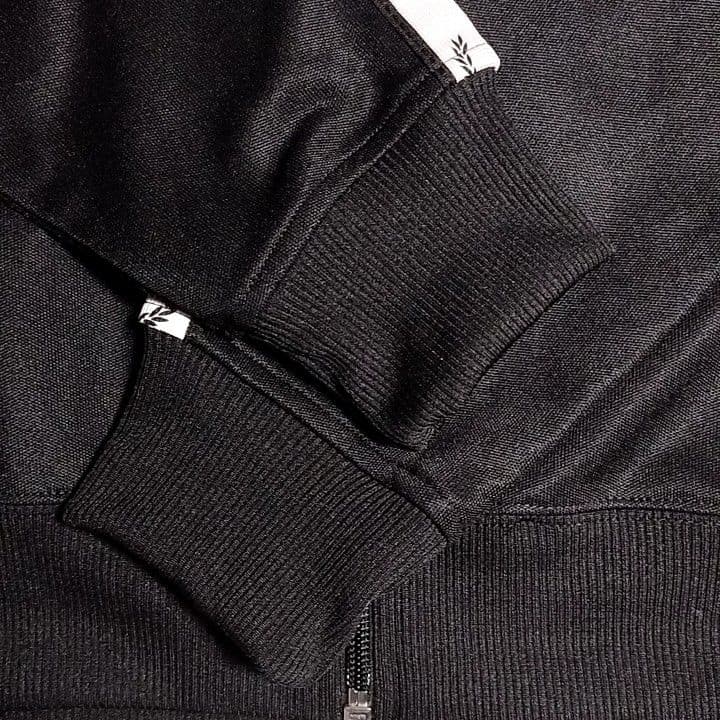 FRED PERRYトラックジャケット Ｍ ブラック フレッドペリー 黒