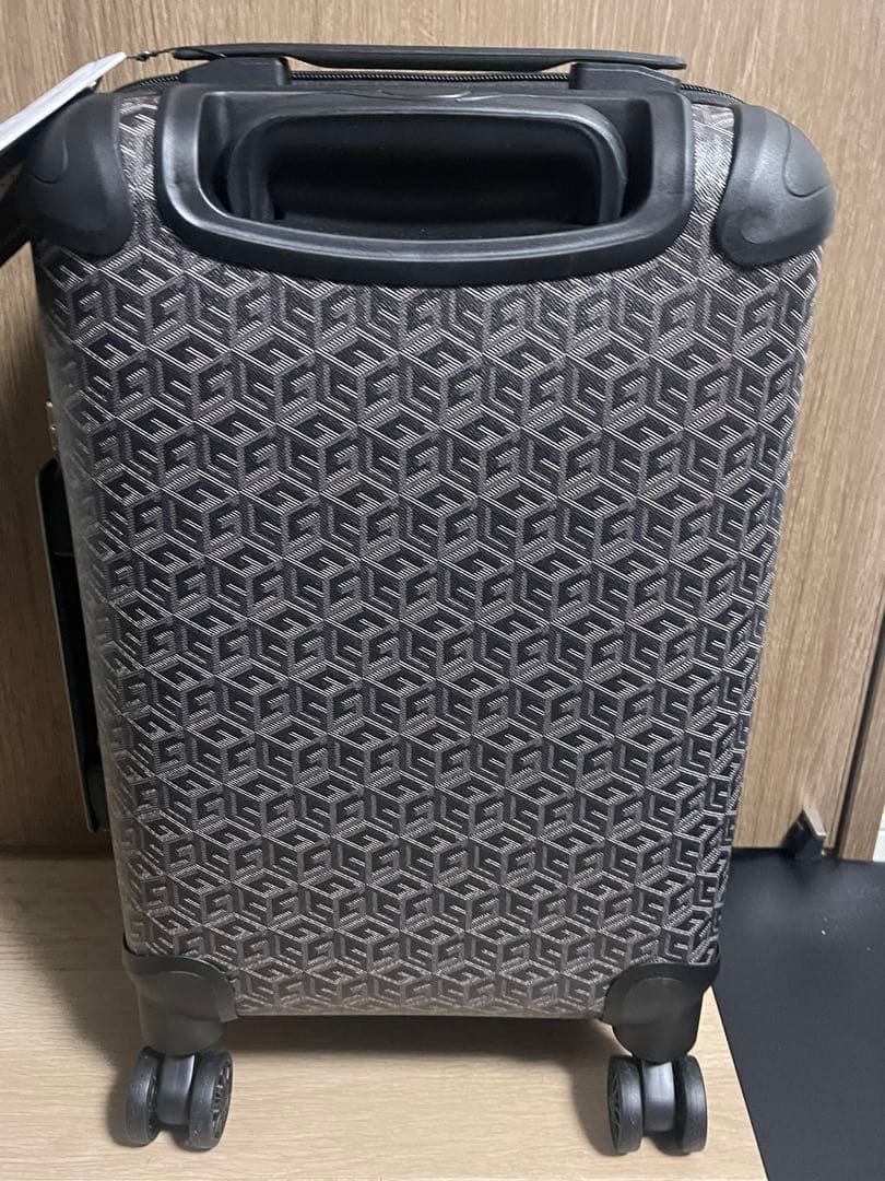 GUESS ゲス スーツケース 25L 機内持ち込み サイズ