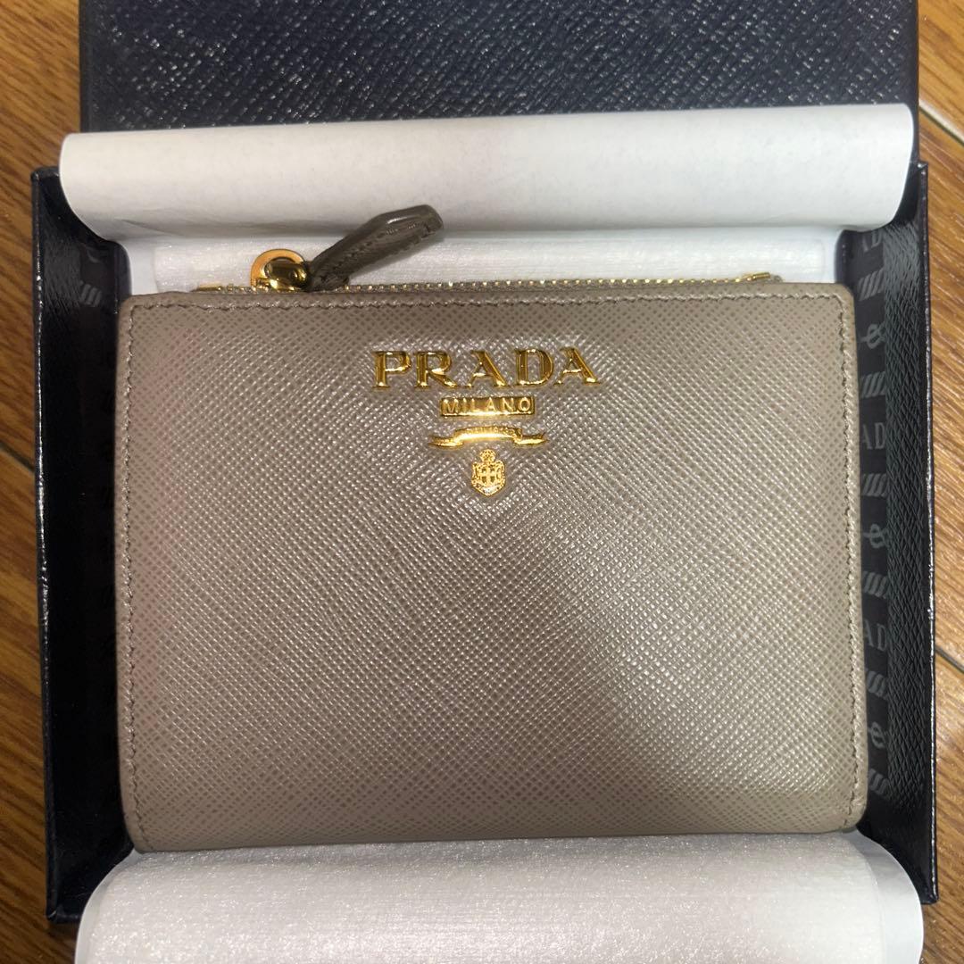 プラダ　PRADA SAFFIANO L ARGILLA