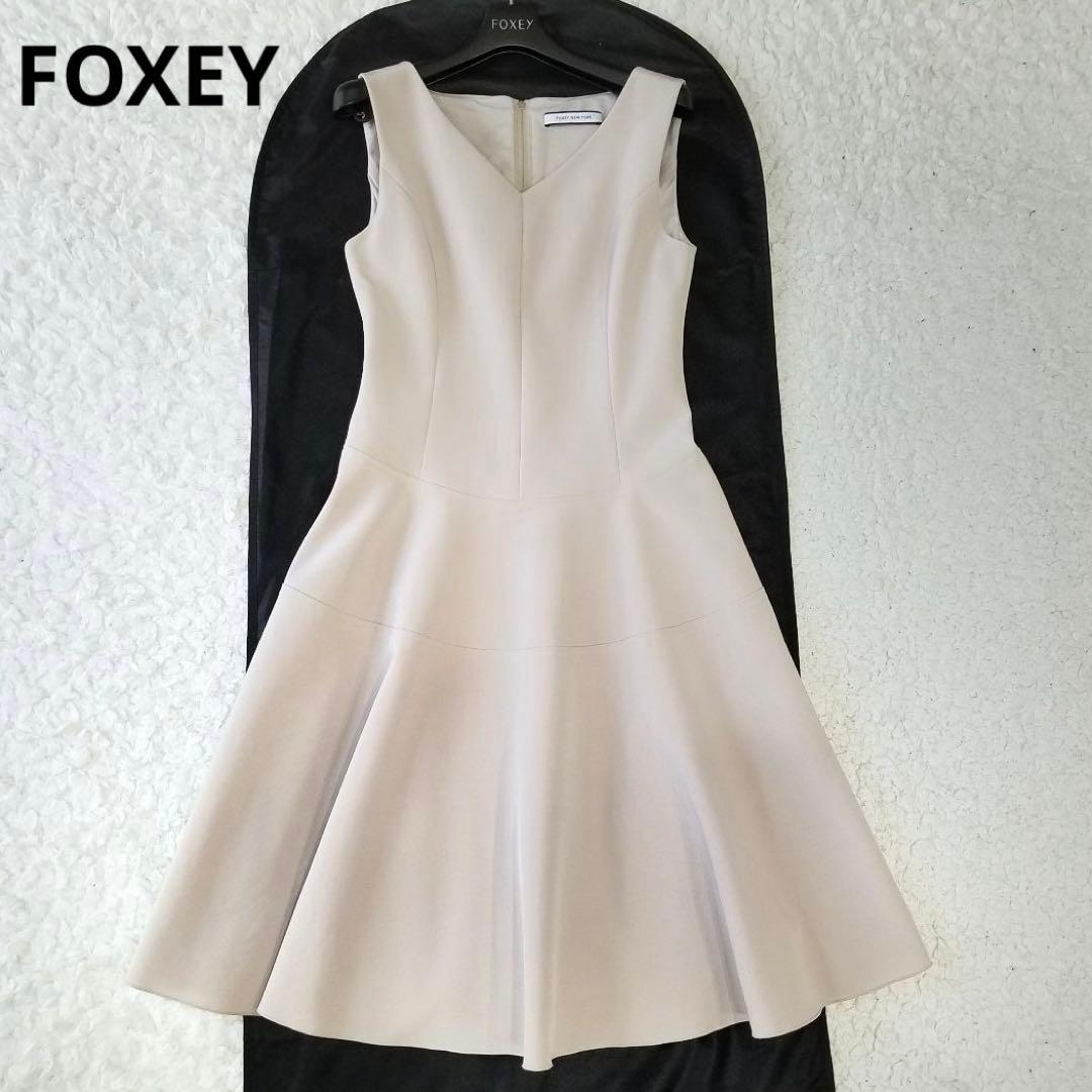 美品✨フォクシー 定価6.9万 ドレスナイトフォール フレアワンピース Vネック