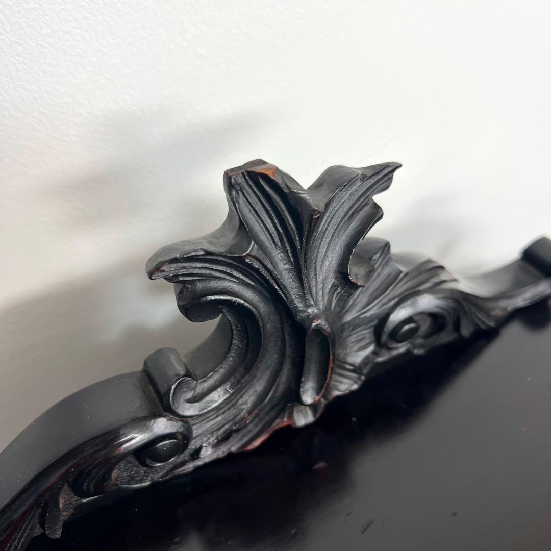 ビクトリアンデスク　ヨーロッパアンティーク家具　　猫脚　彫刻　英国　イギリス