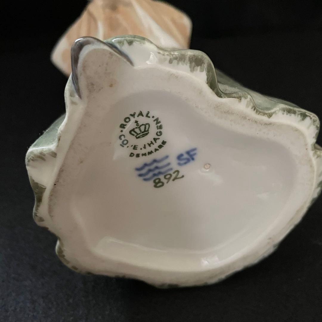 稀少ロイヤルコペンハーゲン フィギュリン892教会に行く人Church Goer