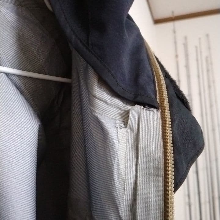 ONIGAKE フード付きレインスーツ 黒 パンツはサロペット付き　サイズＬ